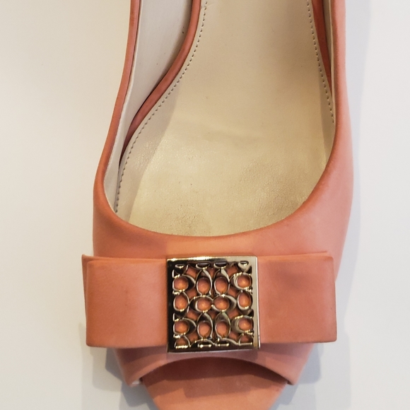 Coach - Picture 2 of 6